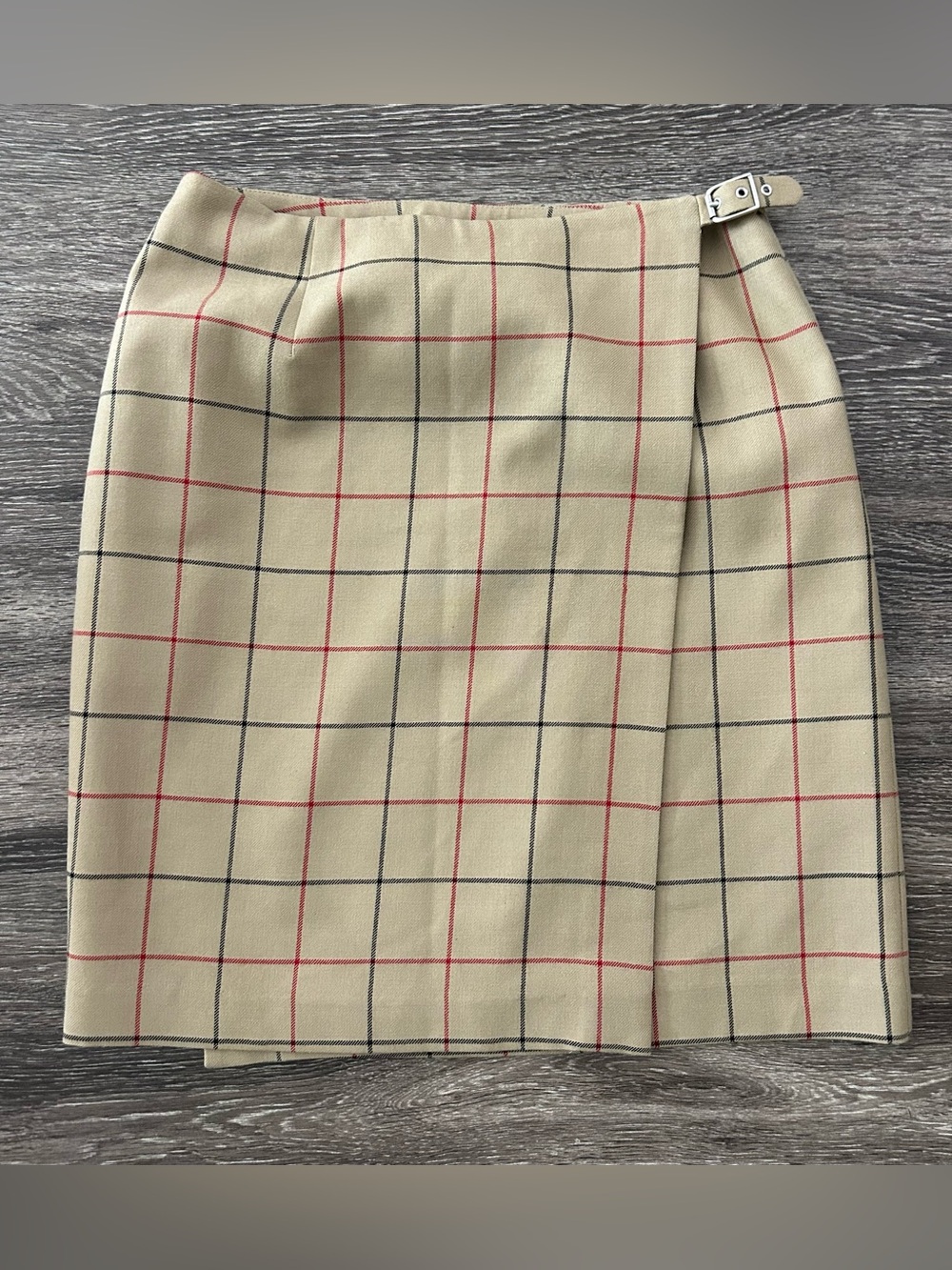 Liz Claiborne LizSport Plaid Wool Buckle Wrap Skirt Size 10 Old Money Preppy Tan
